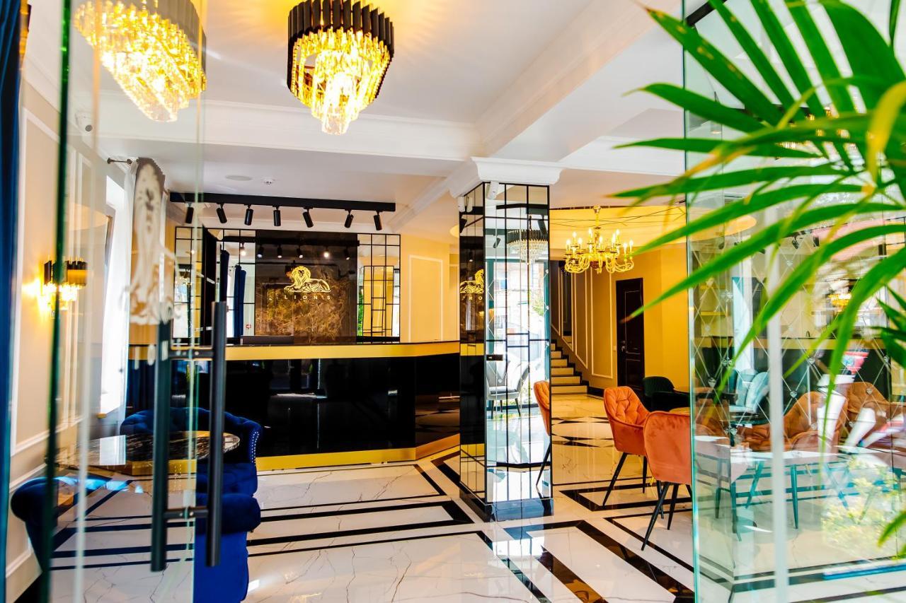 Lion'S Hotel คีชีเนา ภายนอก รูปภาพ