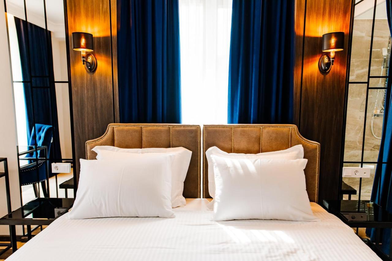 Lion'S Hotel คีชีเนา ภายนอก รูปภาพ