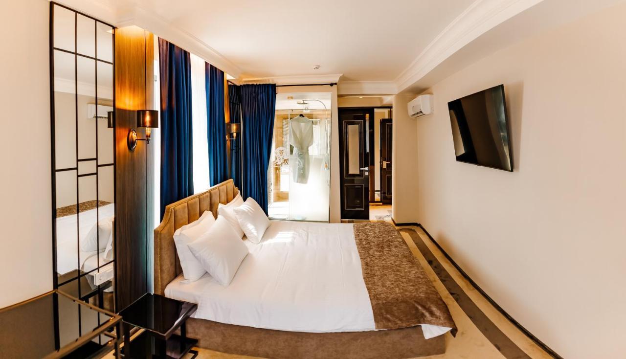 Lion'S Hotel คีชีเนา ภายนอก รูปภาพ