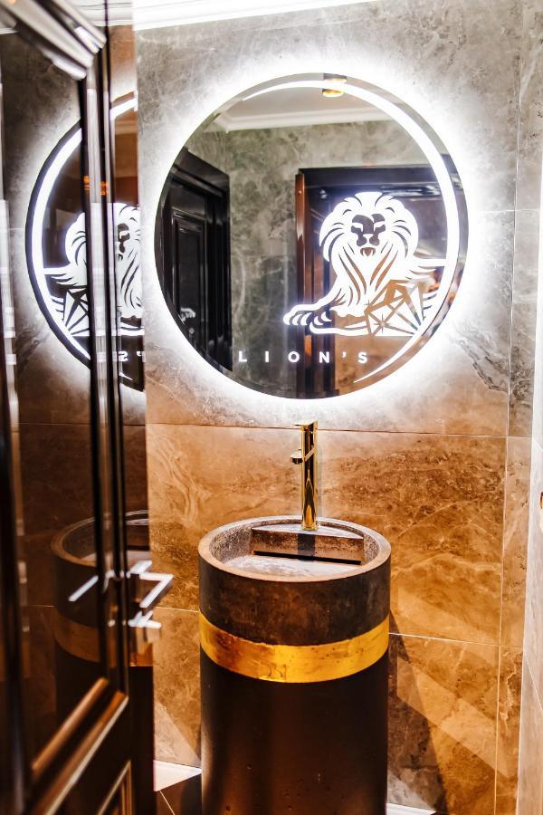 Lion'S Hotel คีชีเนา ภายนอก รูปภาพ