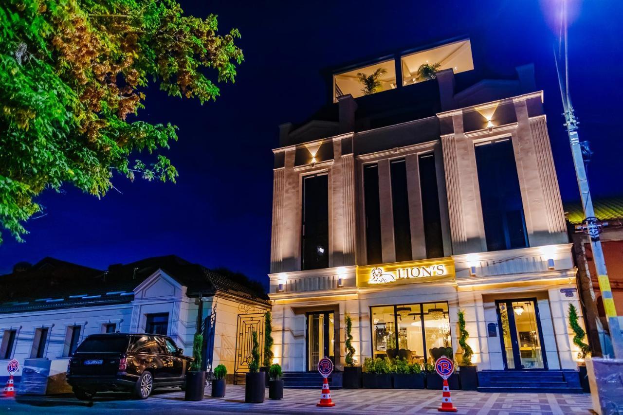 Lion'S Hotel คีชีเนา ภายนอก รูปภาพ